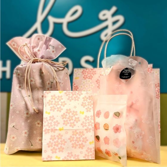 春を贈る、桜色のラッピング。